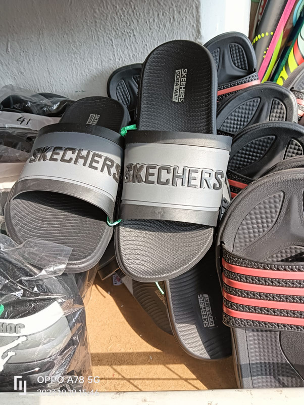 2023-10-19-at-17-52-35-skechers.jpg