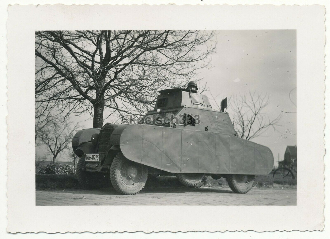 Foto Kommandant Im Turm Der Panzer Attrappe Opel P Pkw Der Pz Abwehr