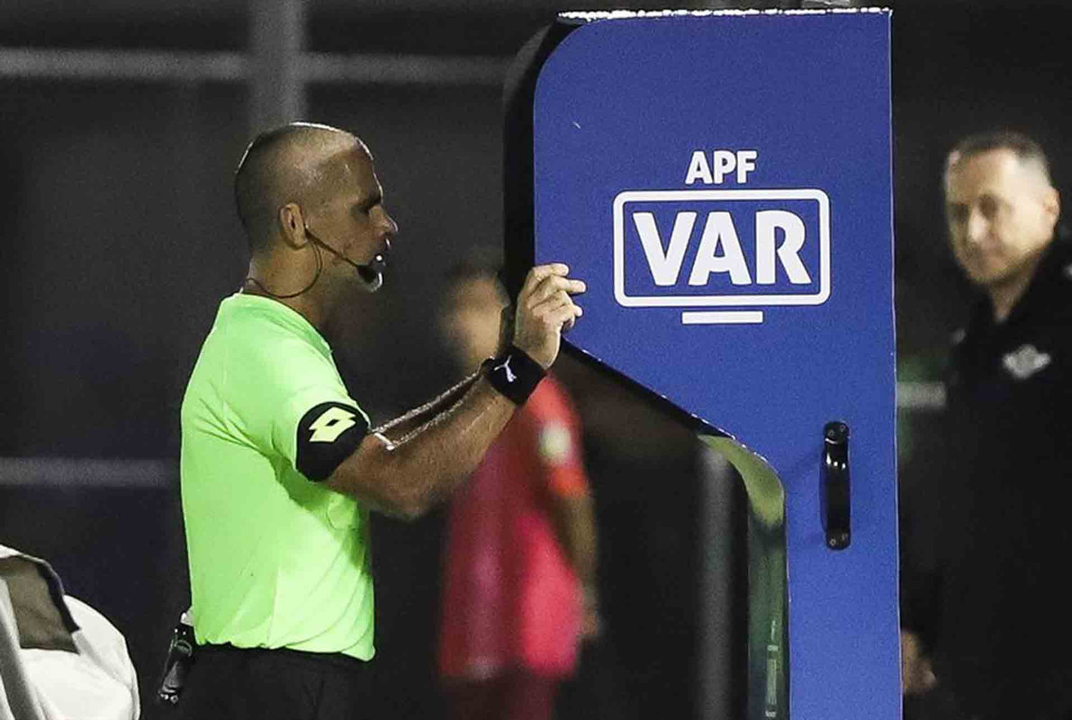 José Ramón Fernández pide que desaparecer el VAR: 