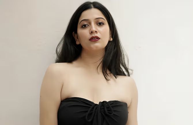 Famous Telugu Model And Actress Kanduri SriRangaSudha Strip Bathing