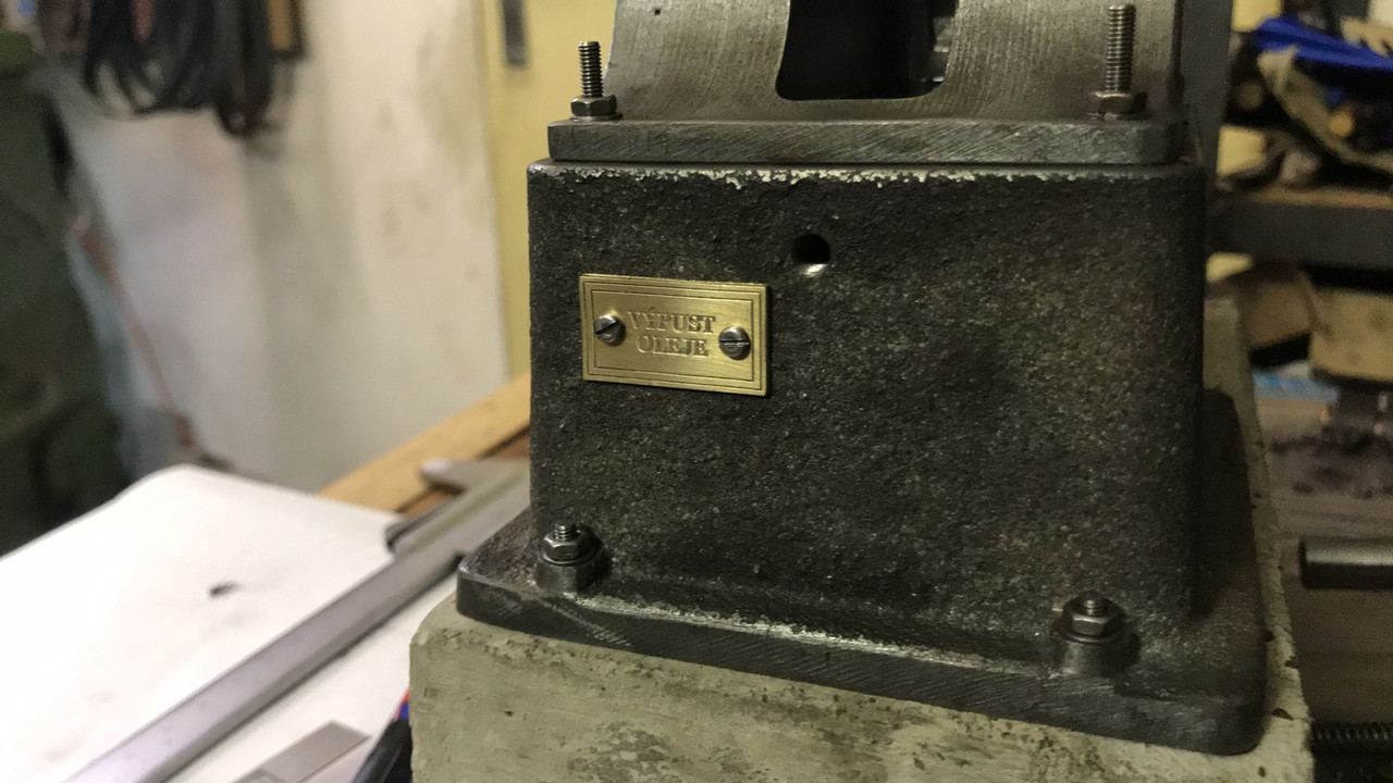 4F433CCA-1B2C-4A30-BEA0-63FF0357455C