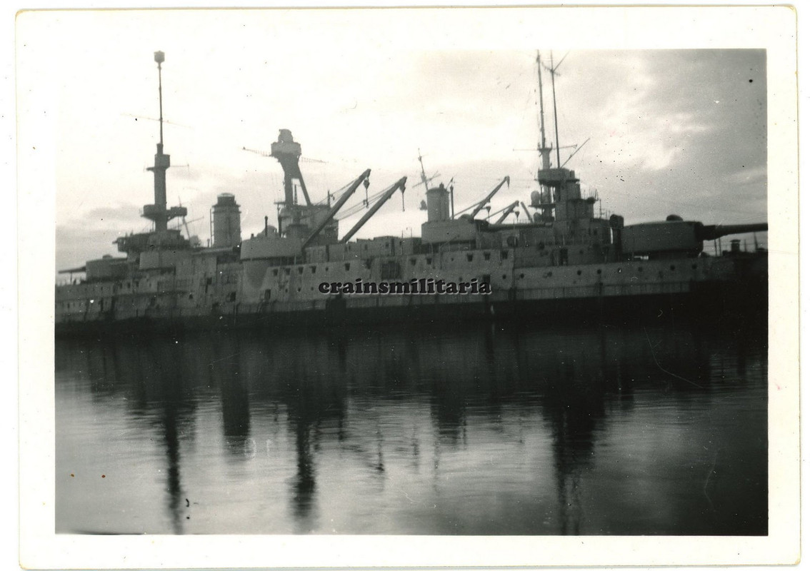 Orig. Foto franz. Panzerschiff Kreuzer Schiff Wrack Hafen TOULON Frankreich 1943 (1)