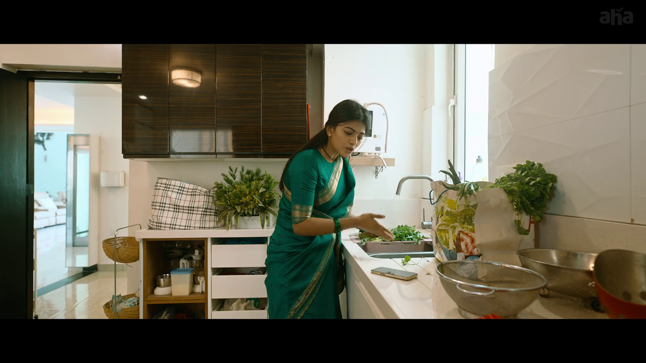 vlcsnap-2025-04-21-19h31m43s758