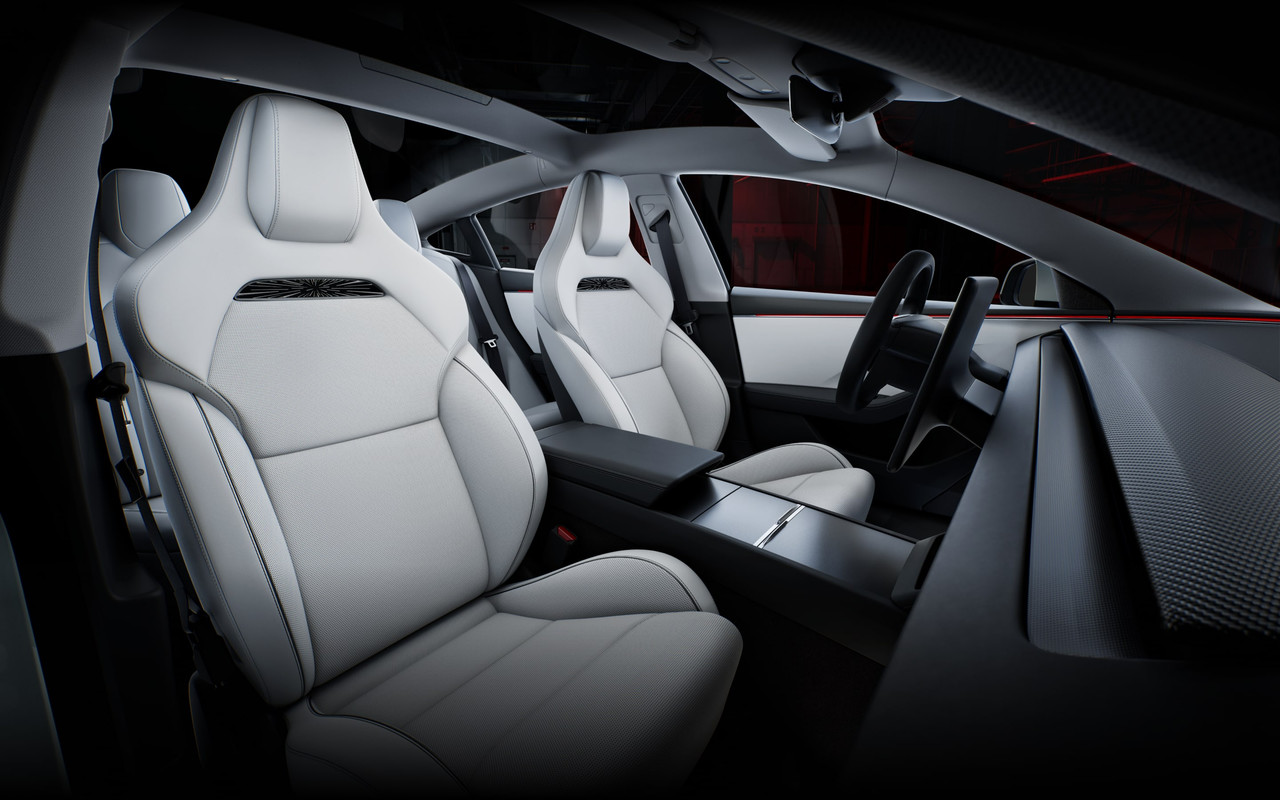 Model-3-Performance-Interior-Desktop-LHD