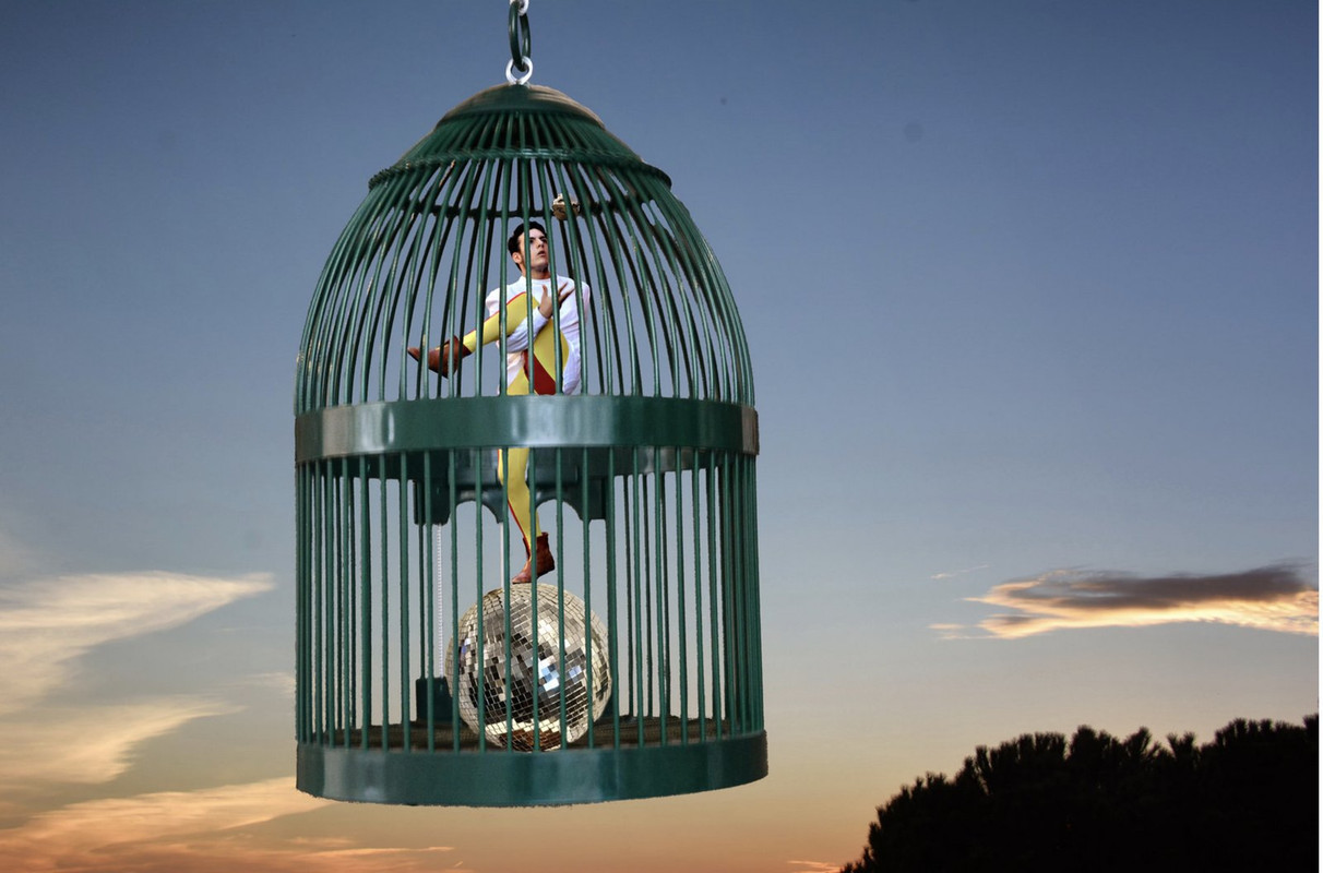 green-trapped-cage-dis2.jpg