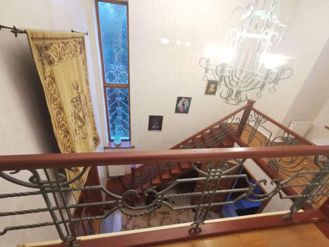 99D78F12-11C9-491C-95A3-0C662D53D7E5