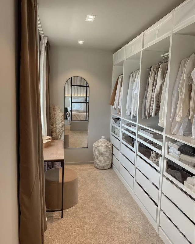 Coastal walk-in closet, Santa Monica
