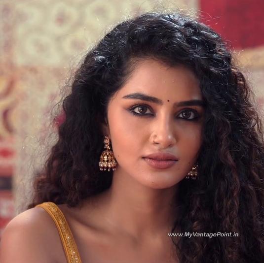 90-Anupama-Parameswaran-as-Lilly-Joseph-in-the-movie-Tillu-Square-2024