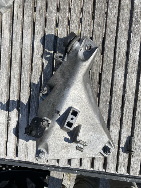 3D393D21-0B3E-4936-A27D-60492214BA28