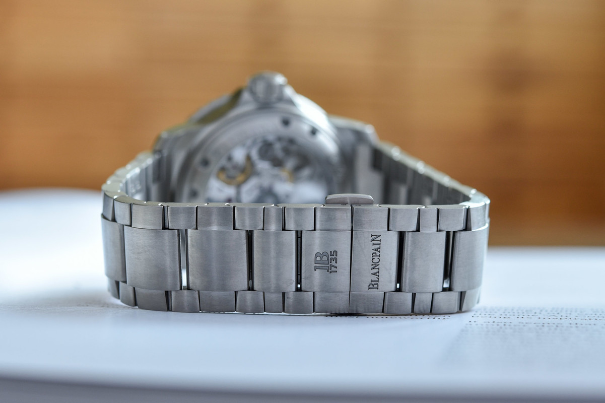 Blancpain-Fifty-Fathoms-Grande-Date-Titanium-Bracelet-5050-12B30-98-10-2048x1364