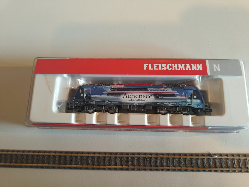 Locomotora Taurus 1216 019-0