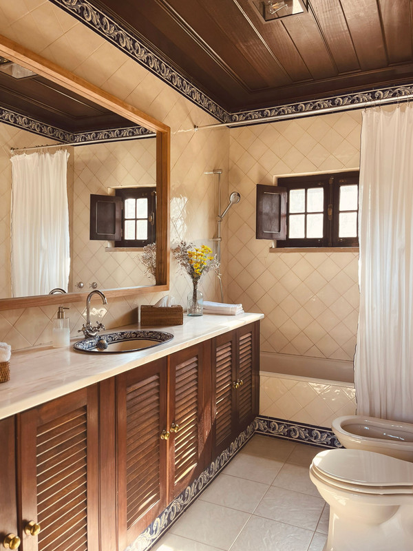 Private room, private ensuite