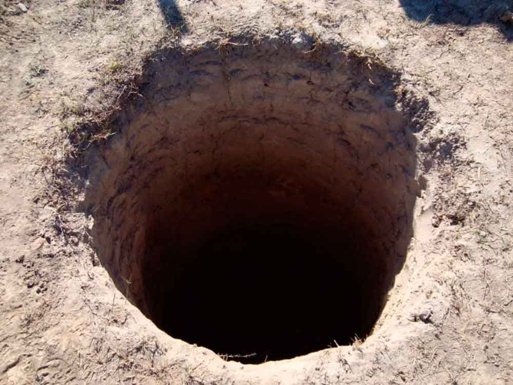 Mujer mata a sus seis hijos arrojándolos a un pozo tras discutir con su esposo