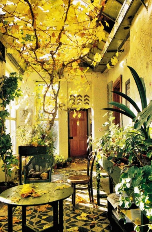 yellowentranceway.jpg