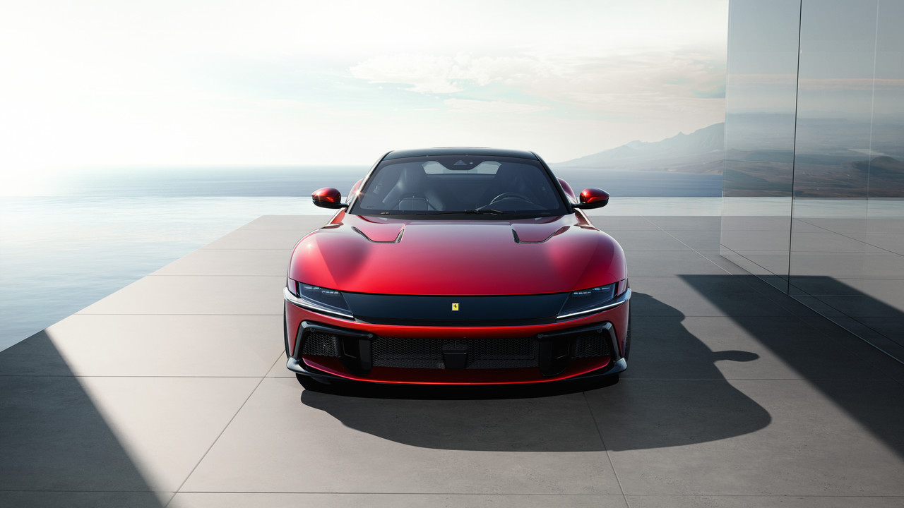 New_Ferrari_V12_ext_05_Design_red_media
