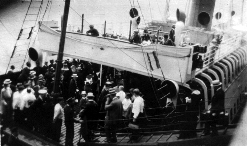 RMS Titanic [Trumpeter 1/200°] de LE BARBENCHON - Page 30 Nomadic-1911-01