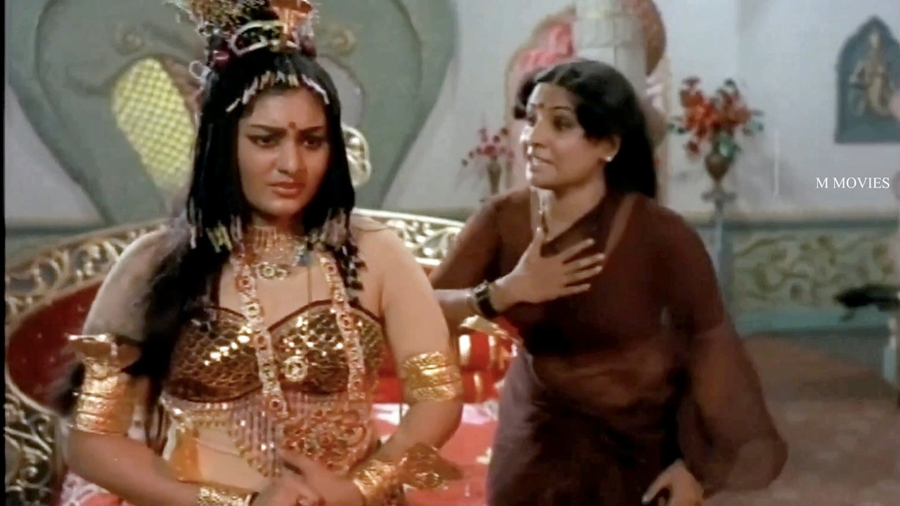 Jayabharathi Sexy Sizzling Deep Navel and boob scenes from Nagamadathu mp4 snapshot 02 00 328