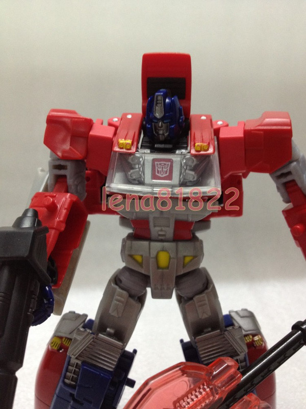 Transformers-Generations-Orion-Pax-01_1374127274