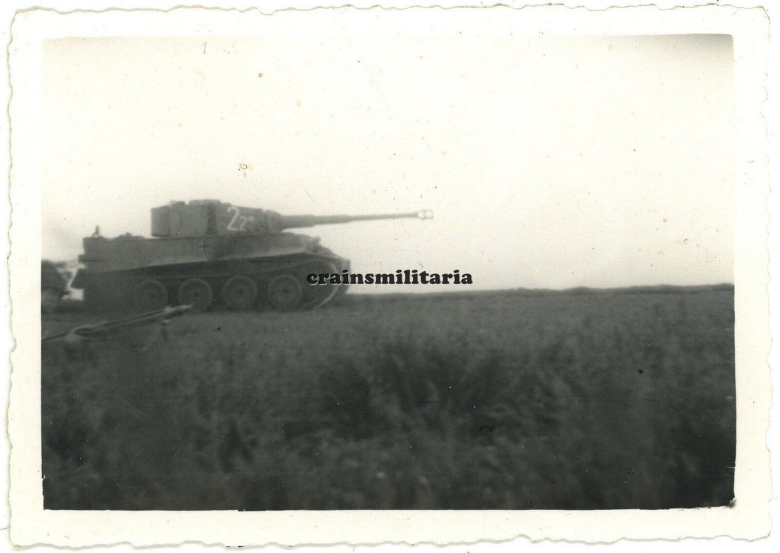 Orig. Foto TIGER Panzer Tank m. Kennung bei H^G Übung in Frankreich 1944