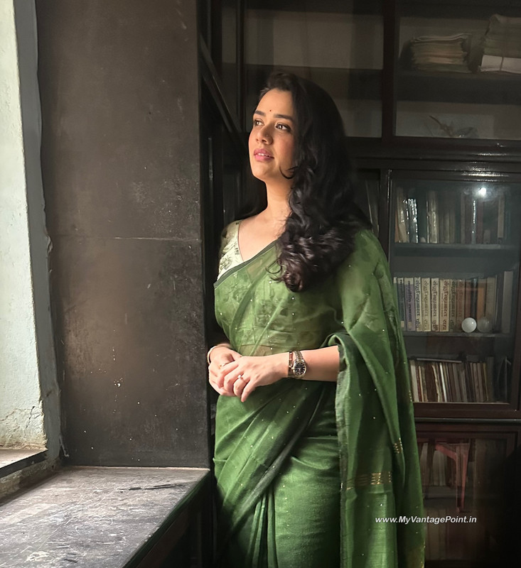 3-Girija-Oak-Godbole-Wallpapers-Photos-HD-Mobile-Photos-My-Vantage-Point