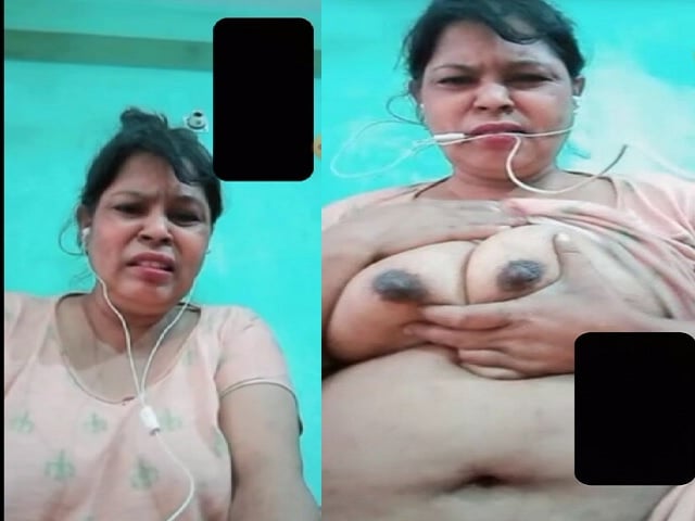 Horny MILF aunty sex chat nude video call