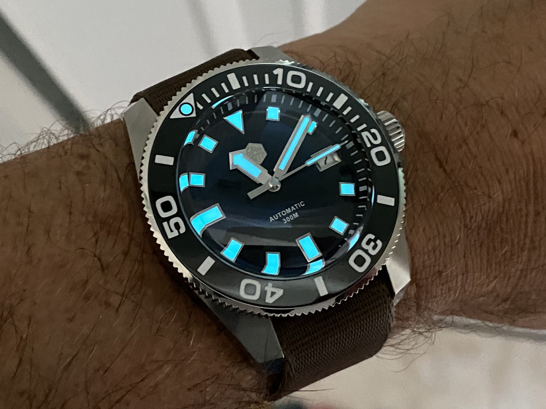 99AFBEF4-F681-4DE8-ACFF-D812F613539E