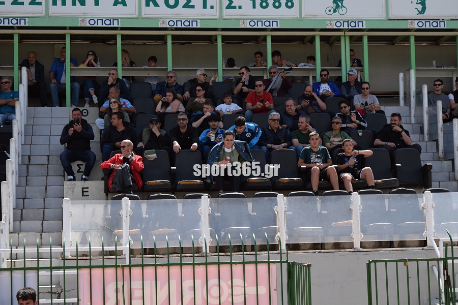 , &Pi;&alpha;&nu;&theta;&omicron;&upsilon;&rho;&iota;&alpha;&kappa;ό&sigmaf;- &Pi;&alpha;&lambda;&lambda;&eta;&xi;&omicron;&upsilon;&rho;&iota;&alpha;&kappa;ό&sigmaf; 3-0: &Mu;&epsilon; &tau;&omicron; &delta;&epsilon;&xi;ί &sigma;&tau;&alpha; &mu;&pi;&alpha;&rho;ά&zeta; &mu;&epsilon; &chi;&alpha;&tau; &tau;&rho;&iota;&kappa; &tau;&omicron;&upsilon; &Alpha;&gamma;&gamma;&epsilon;&lambda;ή (&phi;&omega;&tau;&omicron;&gamma;&rho;&alpha;&phi;ί&epsilon;&sigmaf;)