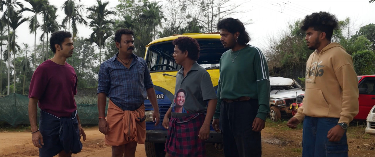 Aadu 3 2026 WebRip [Hindi + Tamil + Telugu + Malayalam + Kannada] 1080p 480p 720p ESub Screenshot