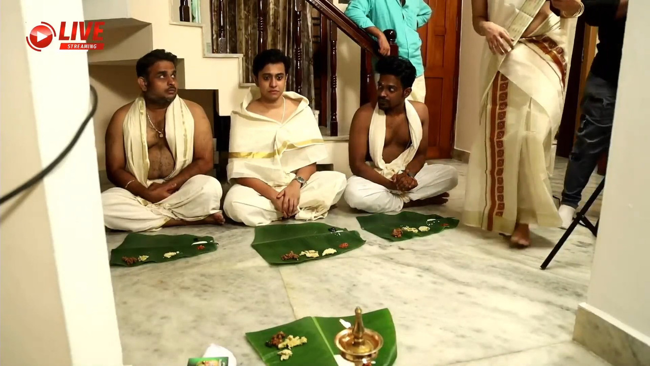 Cute Malayali Girl Open navel in in Traditional kerala saree.mp4_snapshot_00.08.481