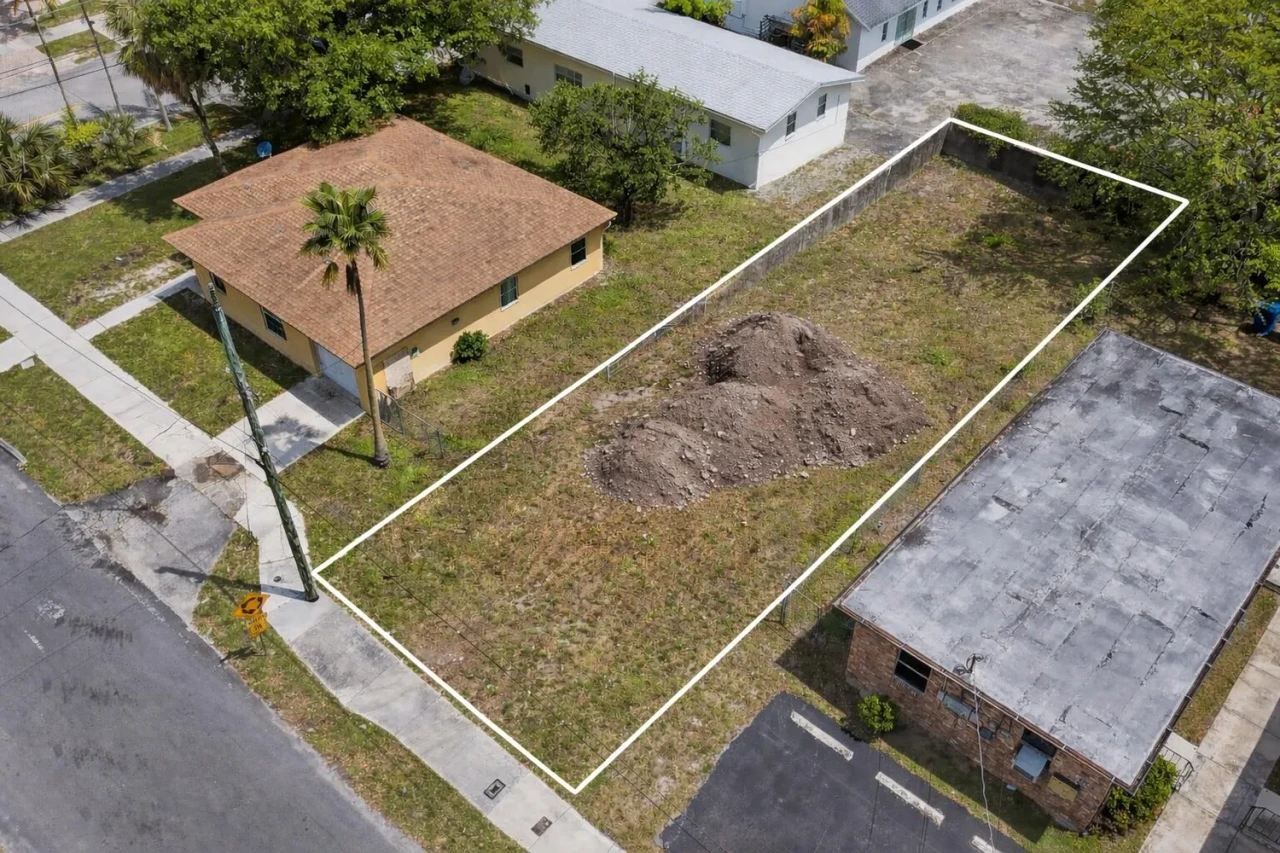 438 Northwest 13th Avenue, Fort Lauderdale, FL 33311
