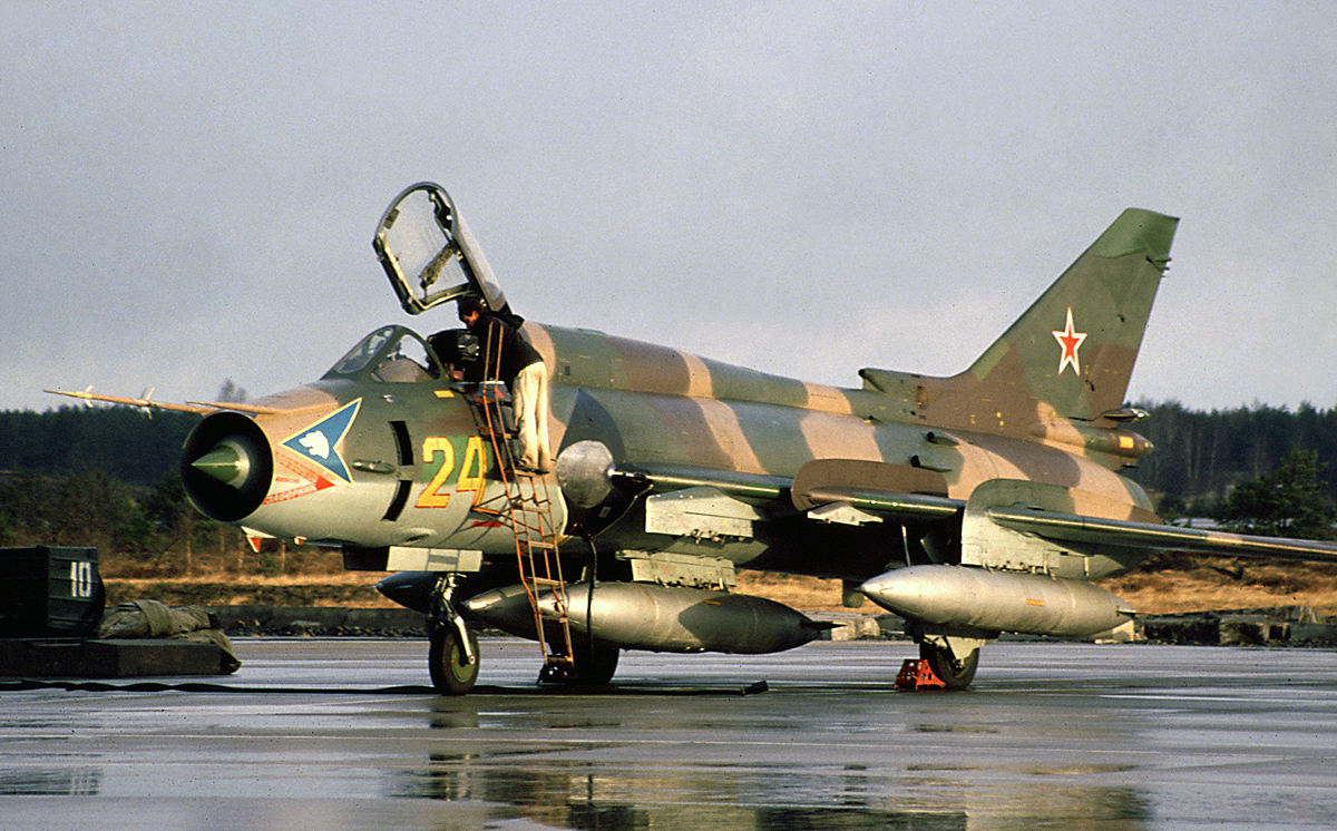 20 GvAPIB Su-17M4 24 yellow_14816 (5)