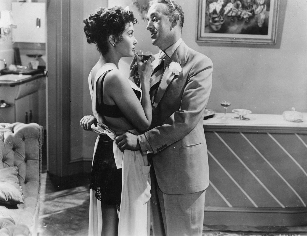 Yvonne_De_Carlo_c91