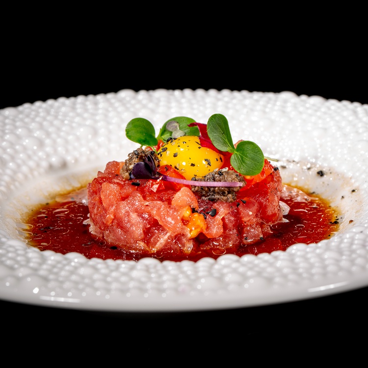 T3. Tartare tuna truffle
