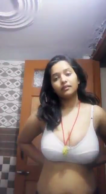 Hot desi girl removing cloths
