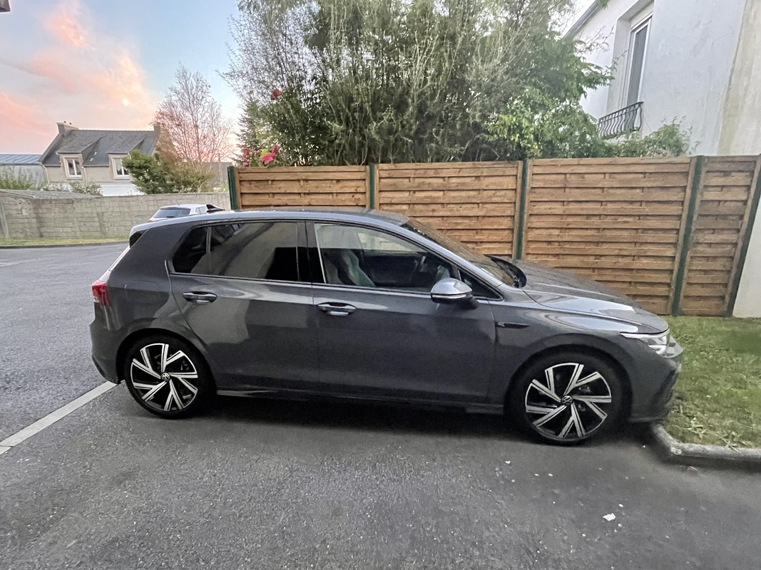 25D65C9A-775E-41EA-A825-E9A07E598532