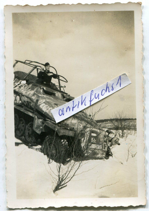 Kommandeur Funk-Schützen-Panzer WH-1259312 im Ostfront-Winter im 2.WK.