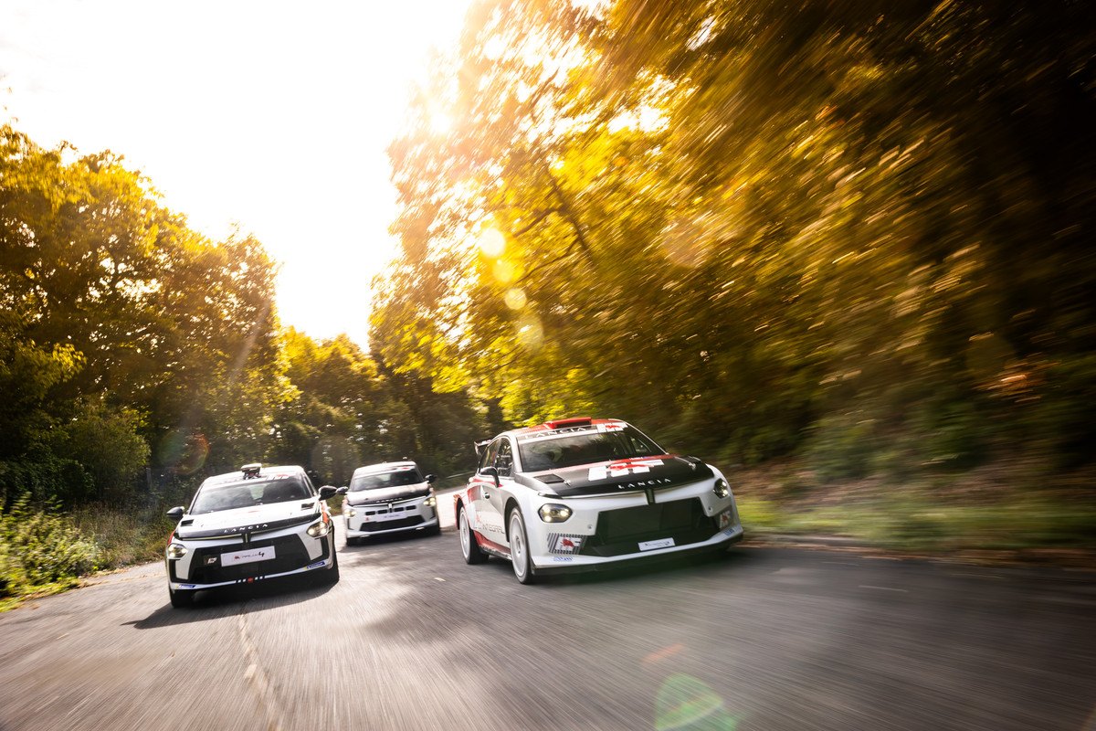 LANCIA RALLY LINEUP (3)