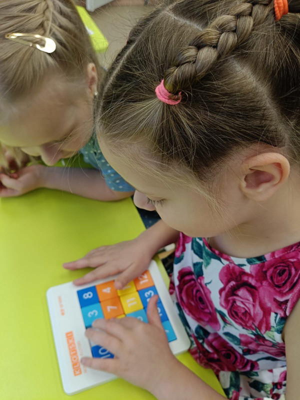 photo 5278479163310411754 y