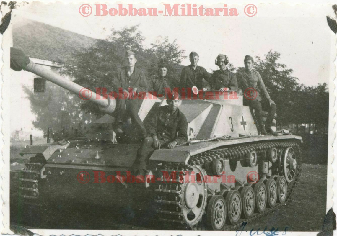 Foto STUG III Langrohr Sturmgeschütz Kennung Nummer 3 SFL Panzer