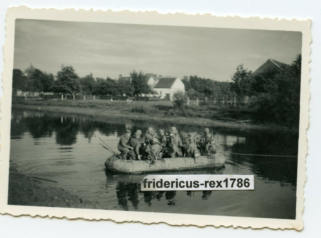 ! Foto WH HKL Belgien 1940 Flussüberquerung mit Schlauchboot