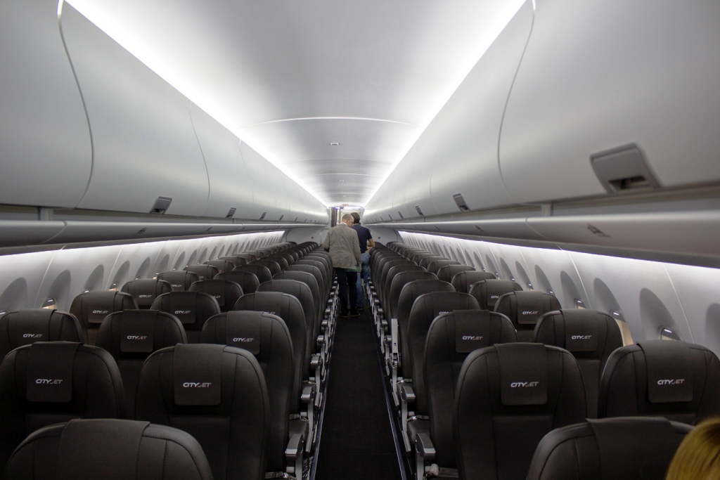 Ssj 100 фото салона самолета