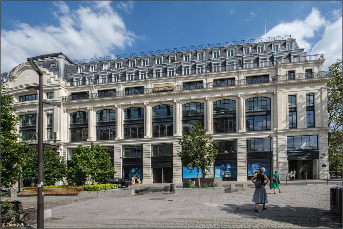 XT4H4209 2023 Paris LR ERWZ FB