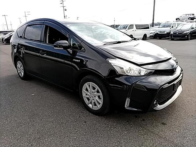 2015 Toyora Prius Alpha S - 7 Seats 