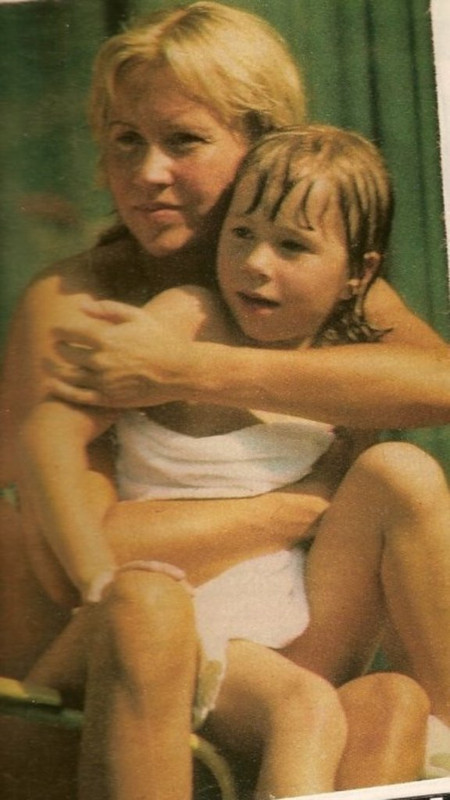 59846_109896405736220_100001475833690_76305_5562