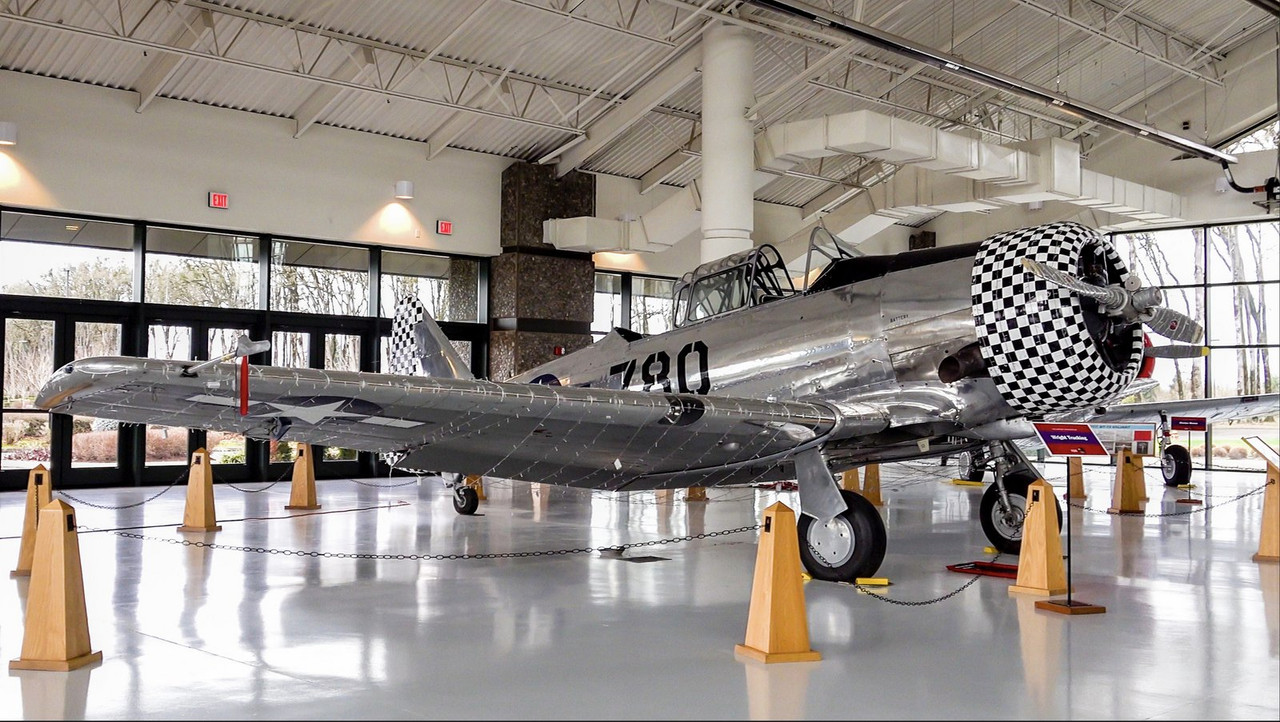 silver-plane-dis1.jpg