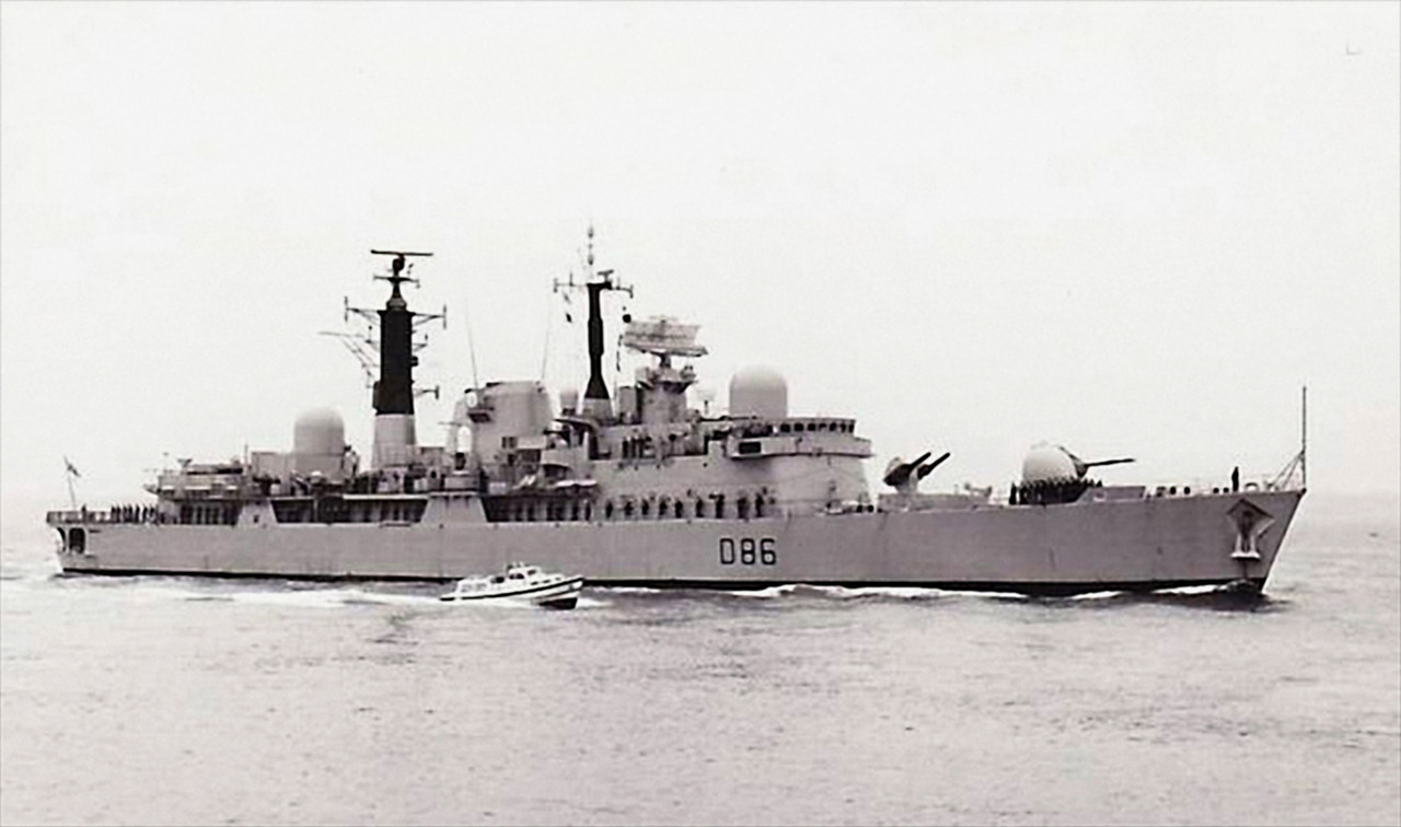 HMS Birmingham (D.86)-28