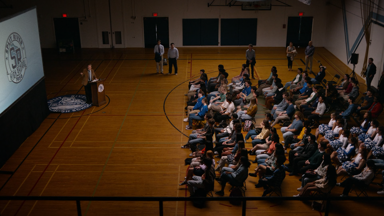 School Spirits (2023) S01E01 My So-Called Death (1080p AMZN WEB-DL x265 10bit EAC3 5.1).mkv_snapshot