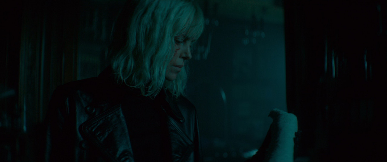 Atomic Blonde 2017 (1080p x265 10bit Tigole).mkv_snapshot_01.30.