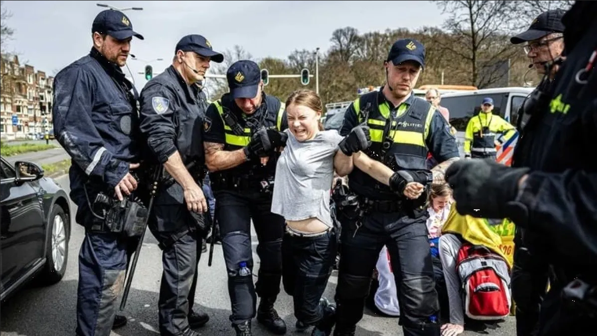 Greta Thunberg detenida en Países Bajos: ¿Activismo o caos? (Imágenes y Video)