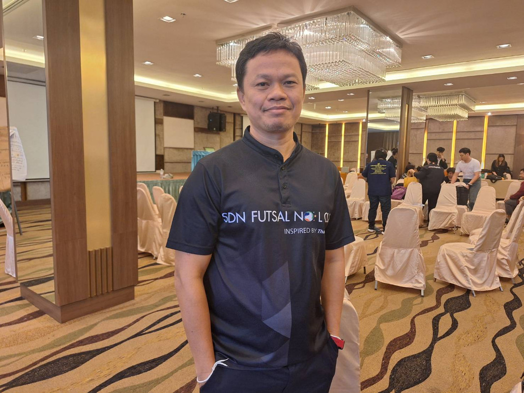 นายมงคล ปัญญาประชุม  อีสานล่าง